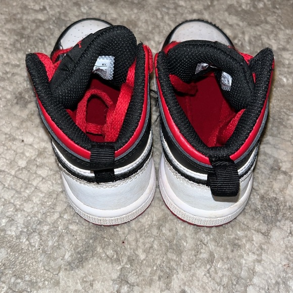 Jordan 1 Mid - Picture 4 of 6